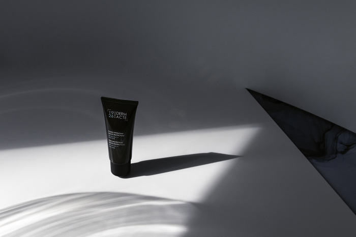 academie Derm Acte Fluide Hydratant Haute Protection SPF 30 Leptorrefsti enudatiki krema prosopou me antiiliaki prostasia 40ml 